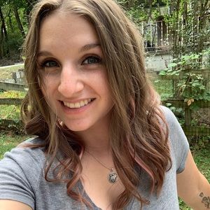 Meet your Posher, Holly